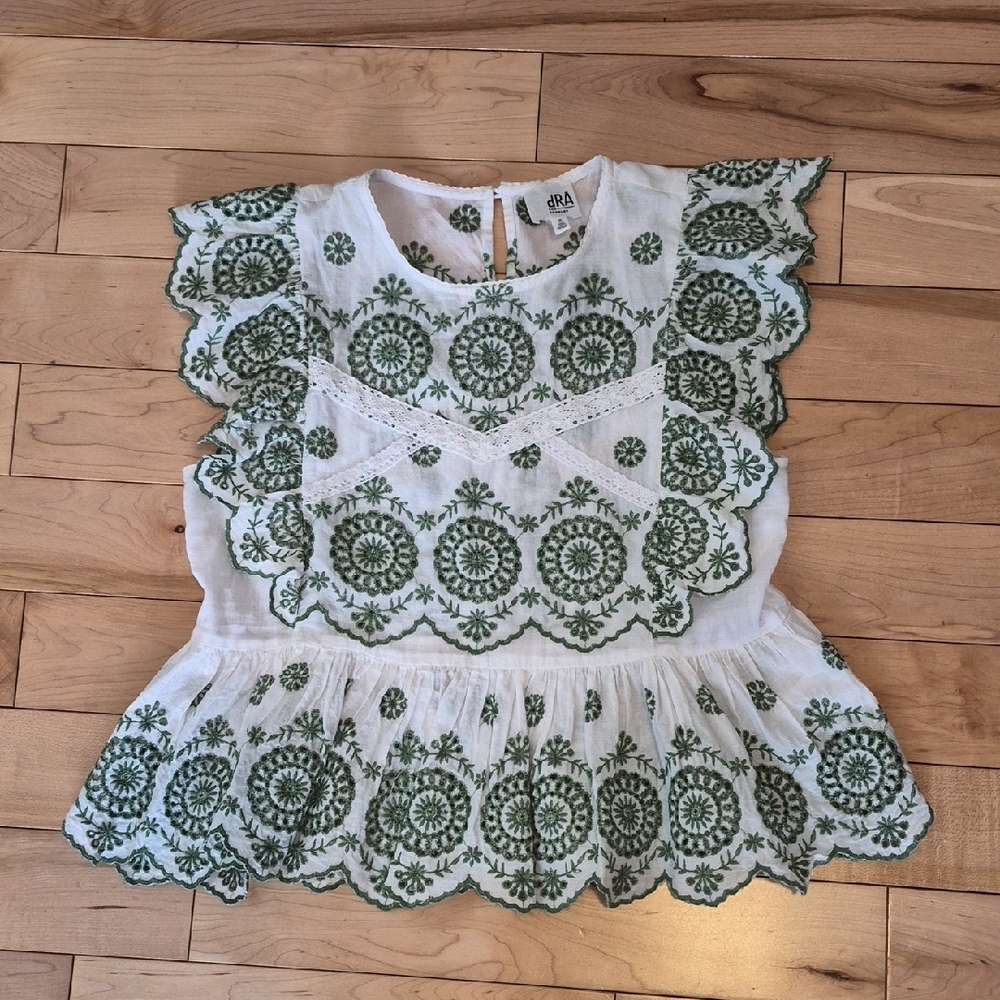 dRA Women's Size Small Green & White Embroidered Peplum Top